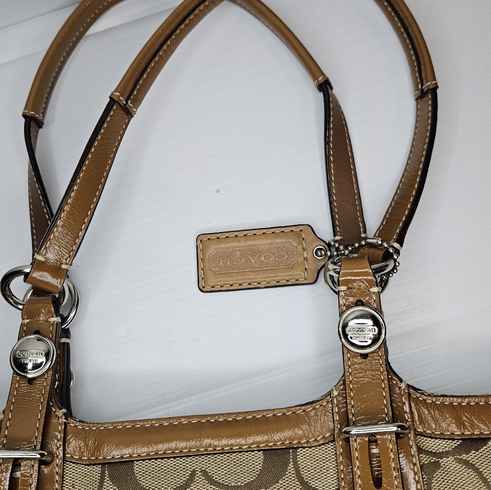 Coach Brown Signature Gallery Tote – Medium Canvas & Leather – Tan – Zip - Picture 7 of 16